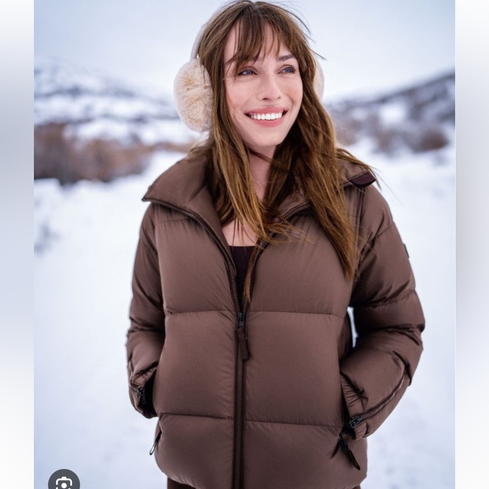 Vuori XS Hillside Down Puffer Jacket women’s - Picture 2 of 10